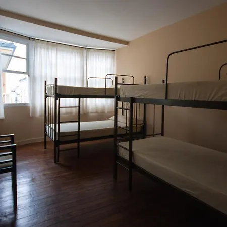 Casa Peltre * 萨里亚