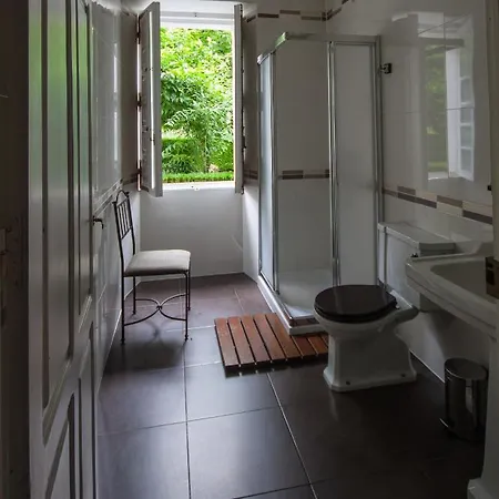 Casa Peltre * 萨里亚