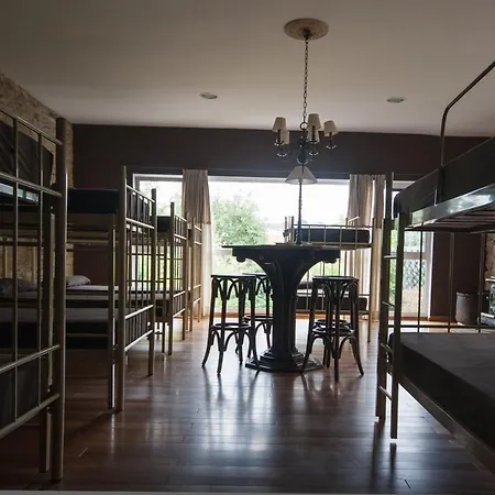 Casa Peltre * 萨里亚